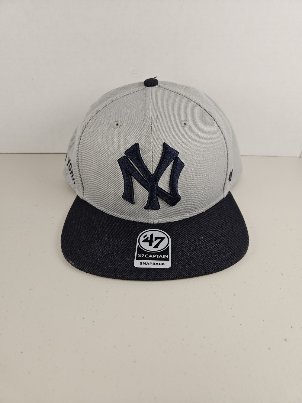 47 Brand New York Yankees Two-Tone Snapback Hat - Light Gray & Navy